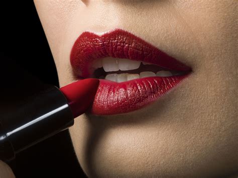 rossetto rosso dior o chanel|Rossetto rosso, i 10 migliori lipstick indelebili a tenuta estrema.